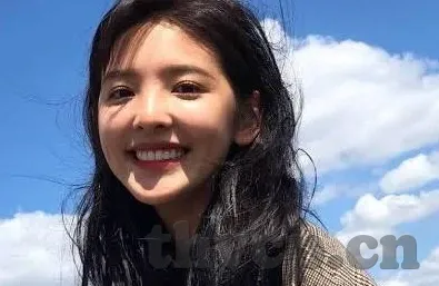 果冻传媒潘甜甜多少岁-潘甜甜与果冻传媒，年轻才艺的闪耀瞬间